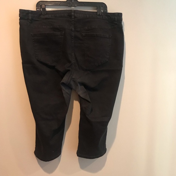 Lane Bryant Genius Fit Black Capri 22 - Picture 5 of 7